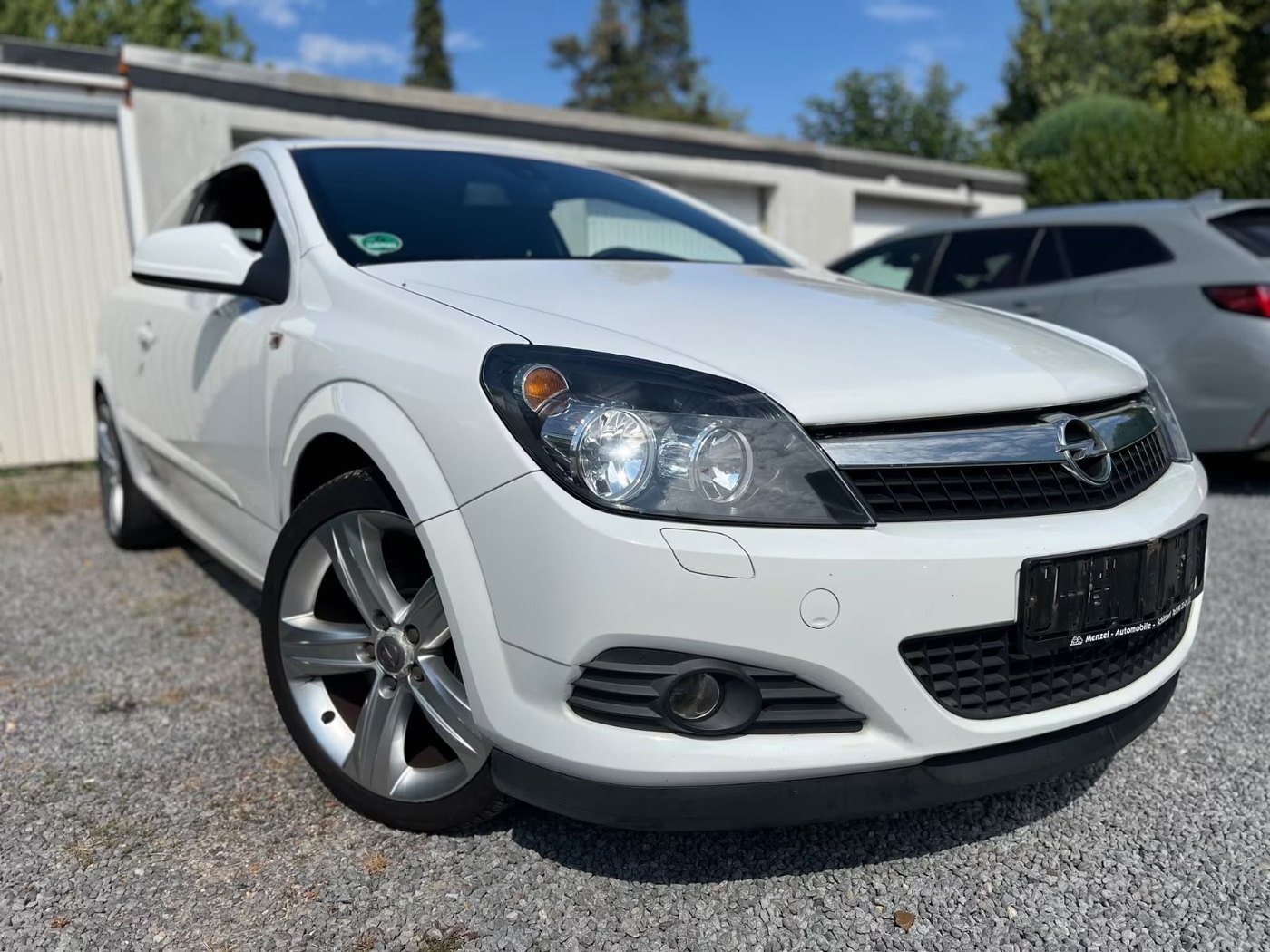 Opel Astra GTC 1.6 Turbo ECOTEC Sport bei Aachen Car Trade